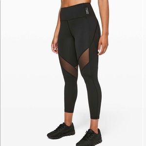 Lululemon x Barry’s Stronger as One